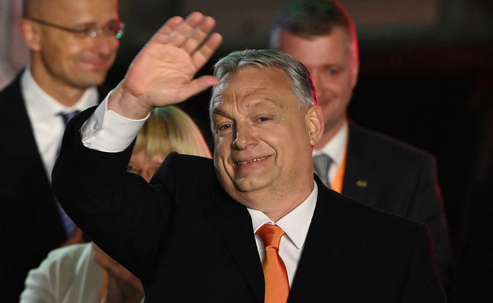 Kuvassa Unkarin pääministeri Victor Orban juhlii vaalivoittoa. Unkarilaiset valitsivat uudet kansanedustajat parlamenttiinsa viime viikonvaihteessa.