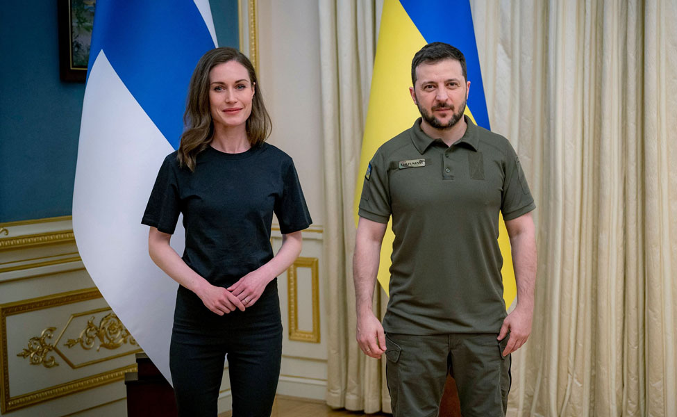 Pääministeri Sanna Marin (kuvassa vasemmalla) tapasi Ukrainan presidentin Volodymyr Zelenskyin.
