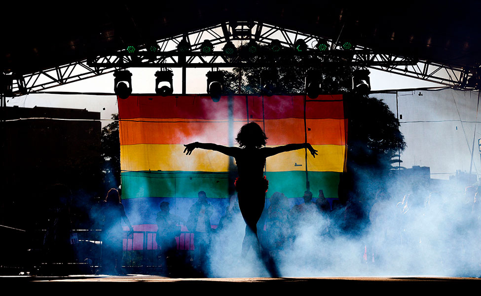 Kuvassa on Pride-kuukauden tapahtuma Brasilian Porto Alegressa 12. kesäkuuta.
