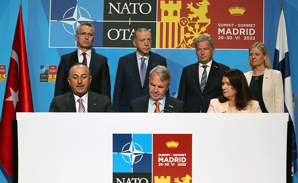 Naton, Turkin, Suomen ja Ruotsin edustajat.