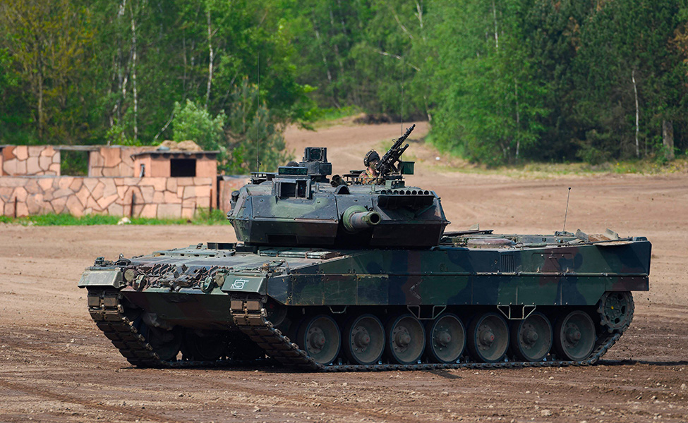 Kuvassa on Saksan puolustusvoimien Leopard 2 -panssarivaunu. Saksa lähettää Ukrainaan panssarivaunuja.